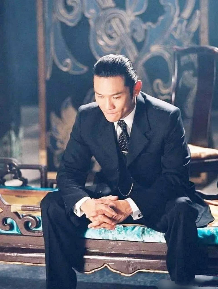 《第八号当铺》是由杜德伟,天心等人主演的一部魔幻电视剧,改编自深雪