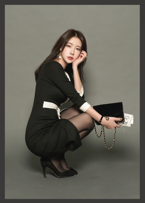 美人图鉴郑有贞:波士顿黑白相间风情束腰职业裙