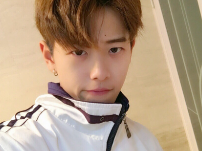 创造营刘梦17岁旧照曝光穿高中校服朝气蓬勃意外撞脸杨洋