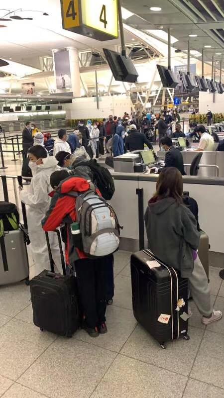 在美首批小留学生包机回国:接回384人,已有5名孩子检测呈阳性
