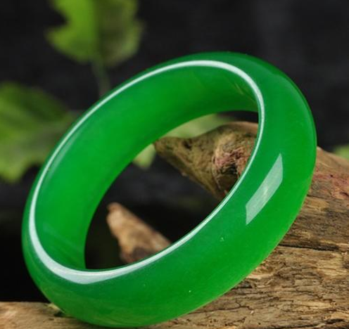 心理学:选一款最名贵的翡翠玉镯,测你能否越过越有钱?