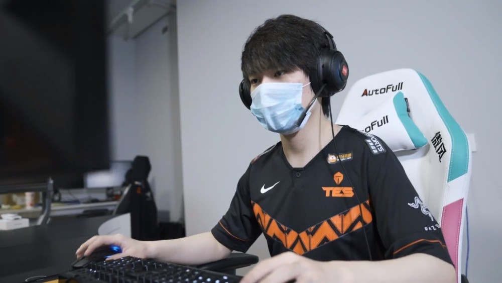 LPL：V5迎战TES，技能全给阿水，Knight没人管单场19杀破纪录