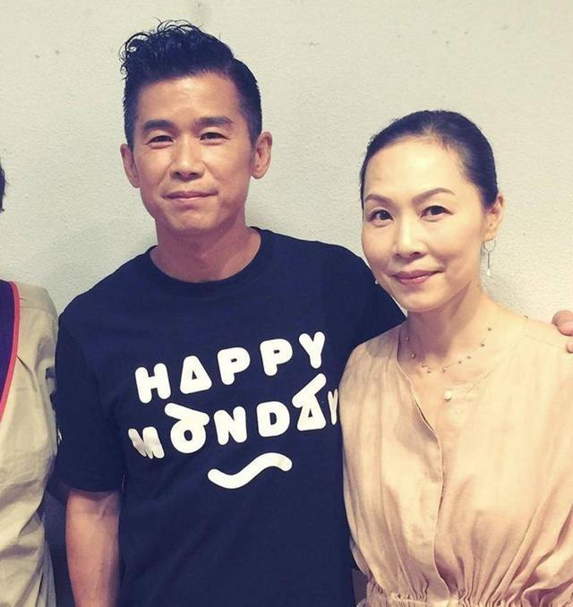 前段时间网络有传彭羚获得老公林海峰打本开工作室做健身教练,在她