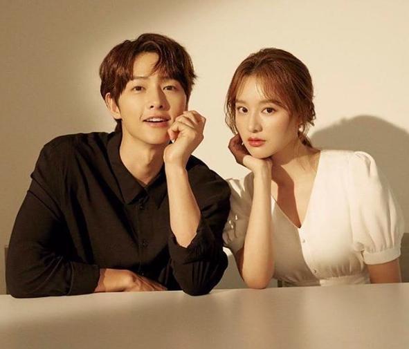 双宋夫妇离婚后大变样宋慧乔再穿白裙不见清纯宋仲基满眼忧郁