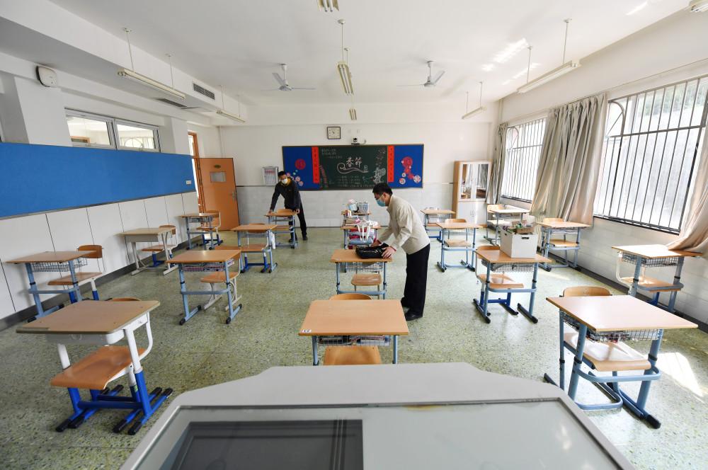 设体温筛查系统、班级拆分……北京各校为高三开学做准备