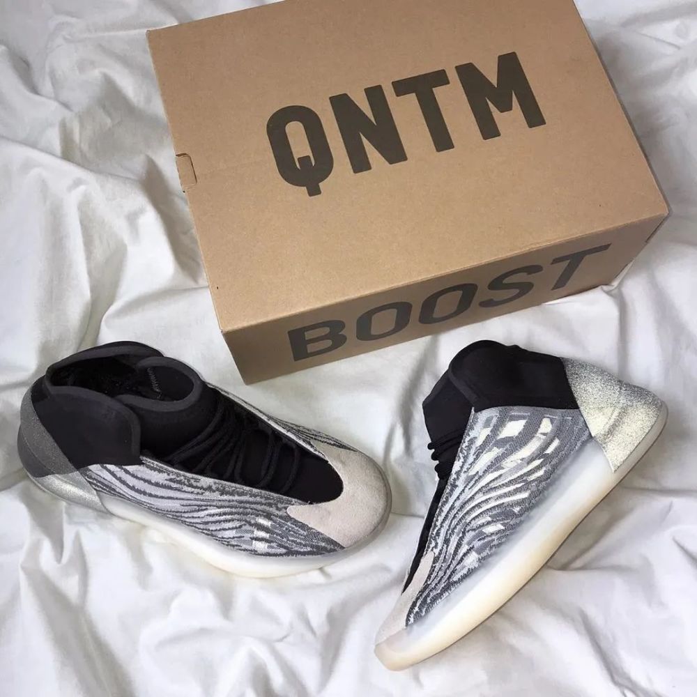 Yeezy Boost 700 V3 Alvah H67799 FoeKon