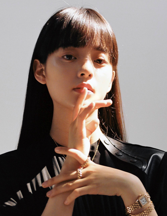 有种"惊艳"叫欧阳娜娜的齐刘海,本以为甜美,其实可以帅气!