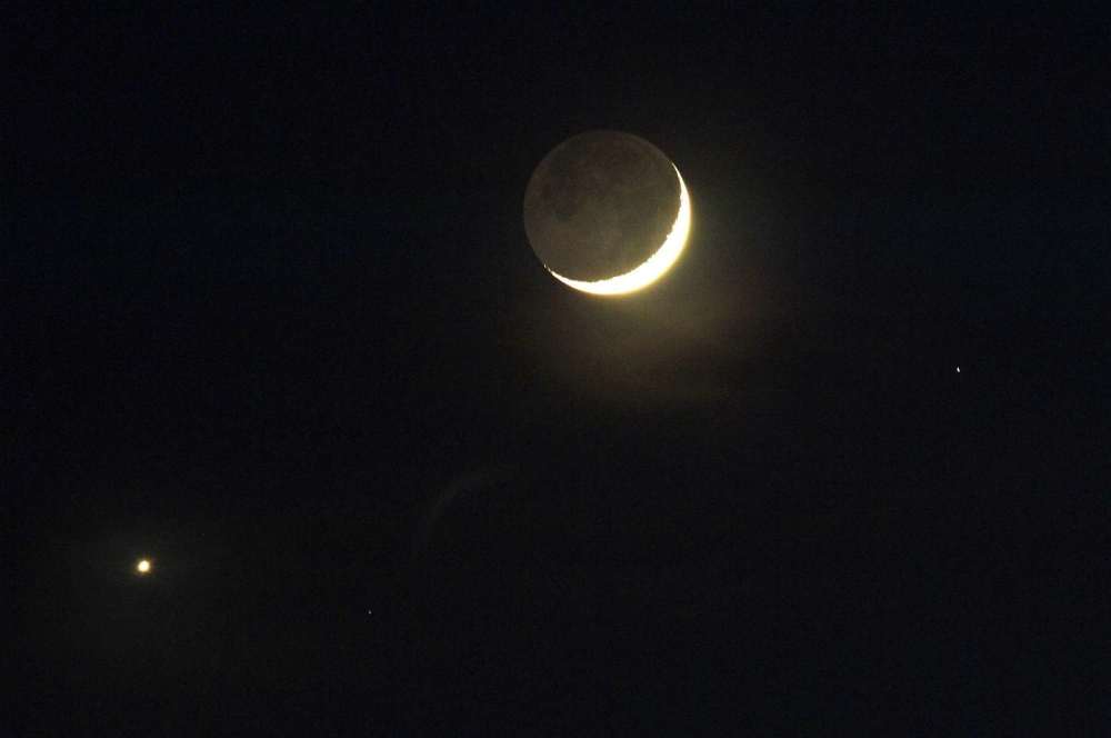 明后两天凌晨 三星伴月 独特美景将现夜空 腾讯新闻