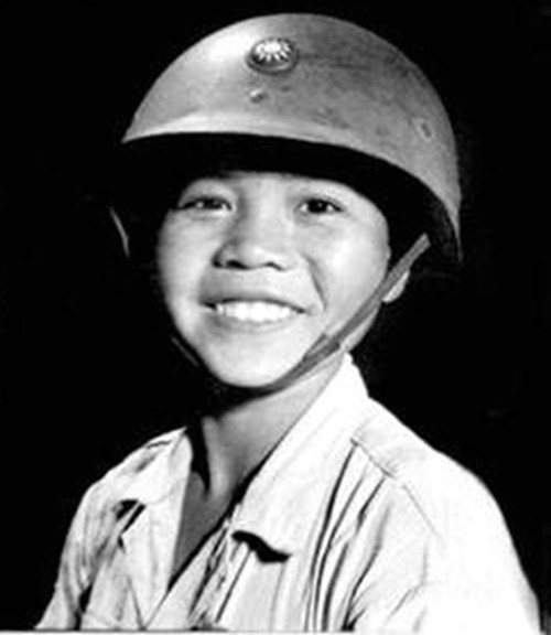 日军俘虏一名10岁娃娃兵,行刑前他说了两个字,让日军暴跳如雷