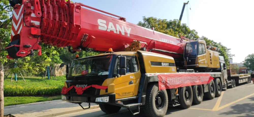 三一首台带超起260吨吊车落户福建新车立马开启实战第一吊