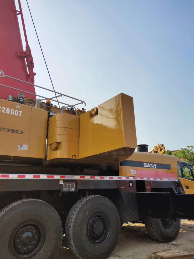 三一首台带超起260吨吊车落户福建新车立马开启实战第一吊