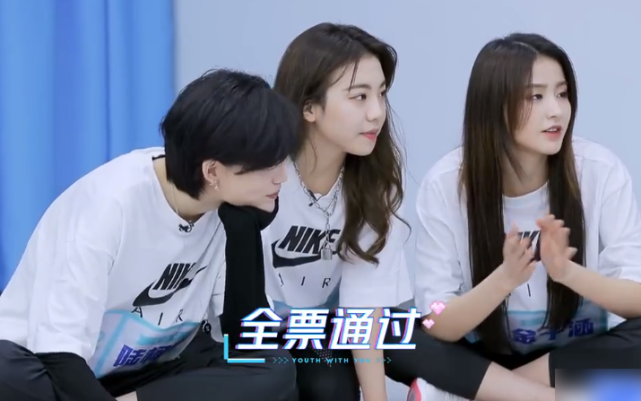 谢可寅表演欲十足许馨文配合演戏这个嘟嘴表情我给满分