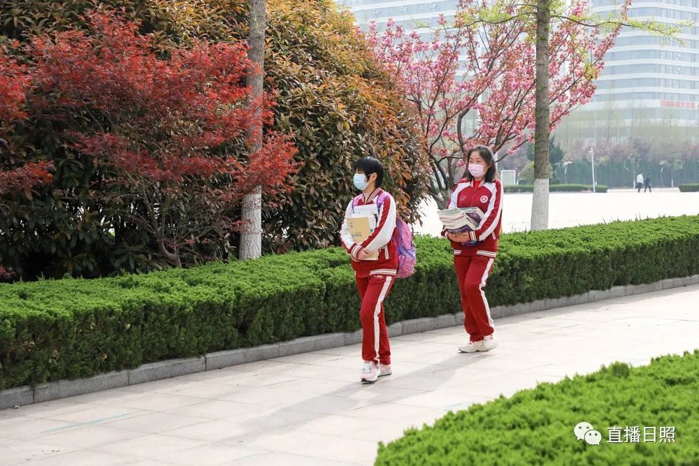 起来了持续数月的宁静被打破在日照一中东校区直击学生入校第一现场!