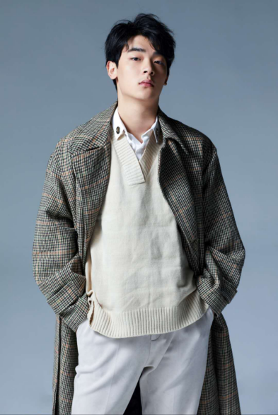 《致我们甜甜的小美满》热播 新晋演员陈若尧精彩演绎文学社长