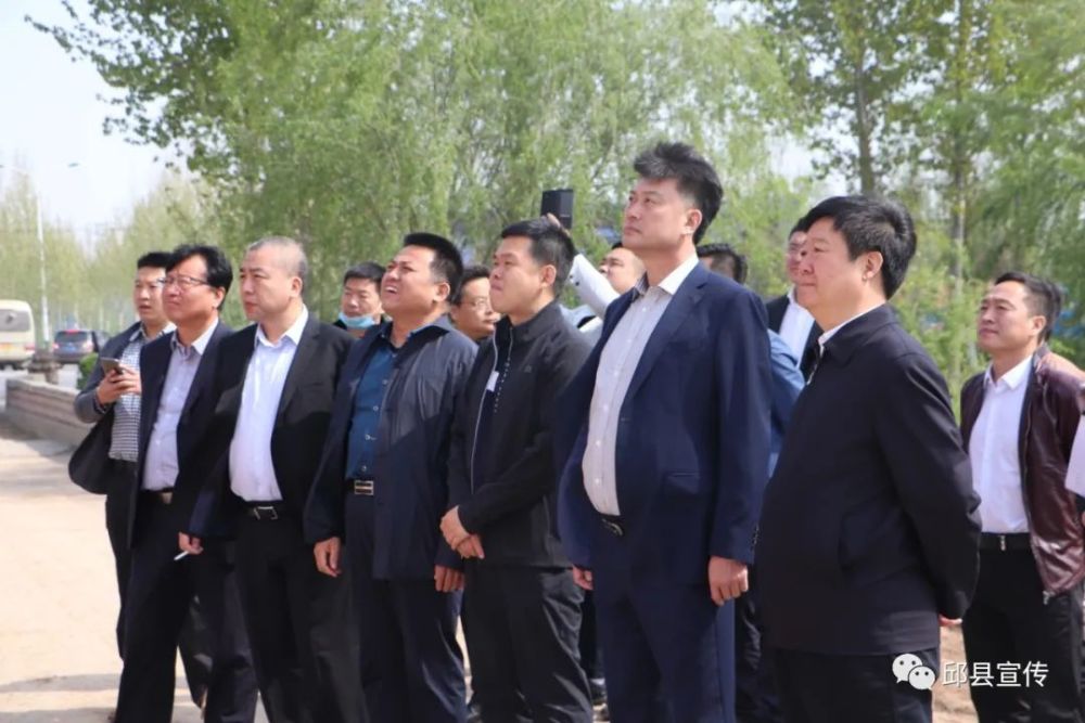 邱县愿和你牵手并行,倾情倾力!