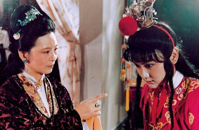 林黛玉|黛玉初进贾府，舅母王夫人却嘱咐她：不要招惹宝玉