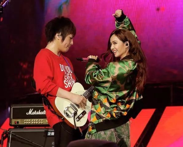 五月天阿信深恋女助理 为了得到男神你需要做哪些努力 张震 萧敬腾 加伊姐 男神 蛋蛋妹 古巨基 阿信 庄雯如 我是歌手 林夕