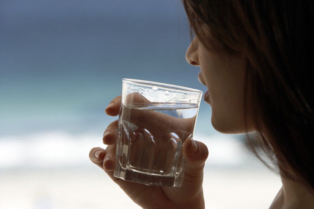 口干|口干、眼干、皮肤干可能与干燥综合征有关