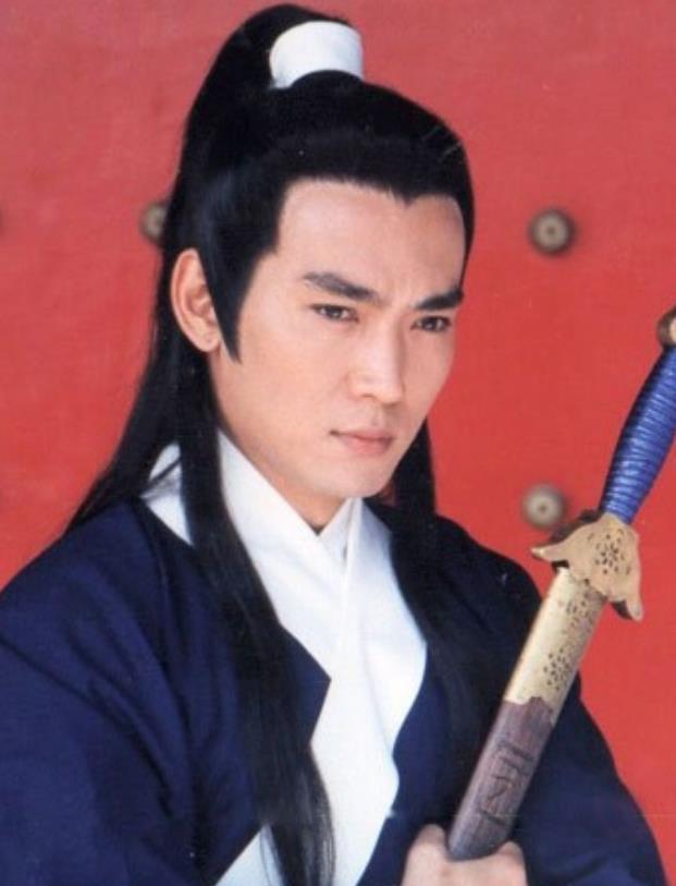 作品有《新鸳鸯蝴蝶梦》,《水浒英雄谱》之《双峰镇——雷横与朱仝》