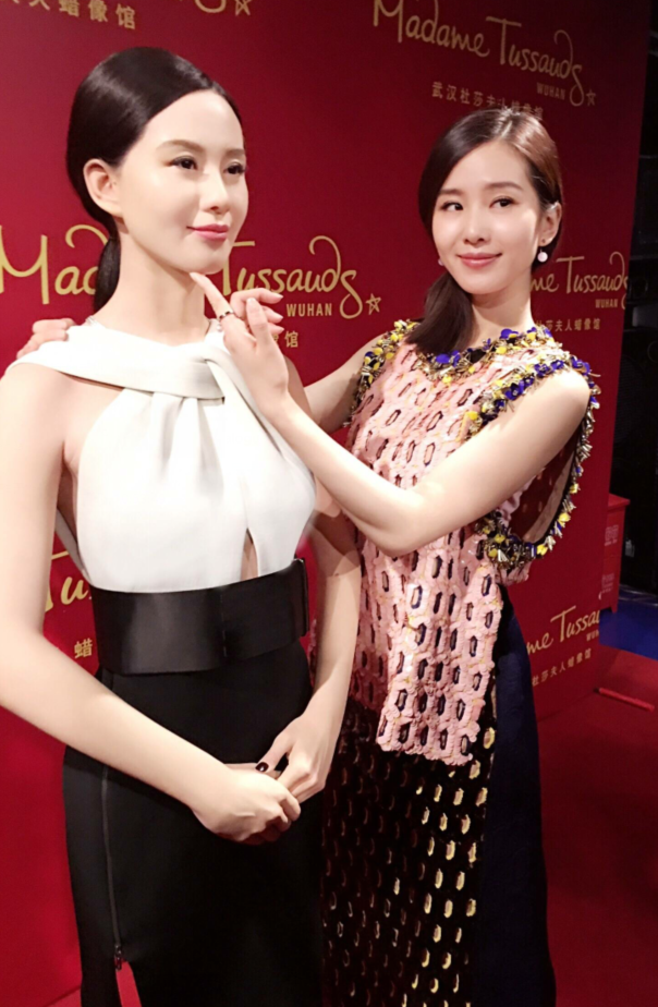 刘诗诗才是给蜡像"充钱"了!