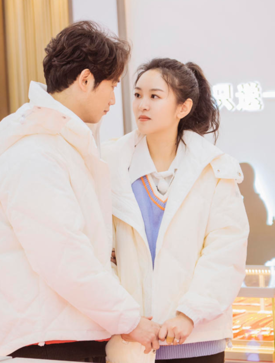 没车没房婚前21天刘泳希李嘉铭直面裸婚困扰