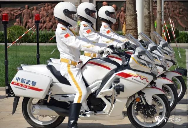 政府首脑,执政党领袖抵京,离京和参加欢迎仪式途中的摩托护卫任务