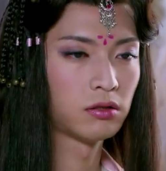 还记得天天有喜中男扮女装的兔儿神吗如今留起光头帅到爆炸