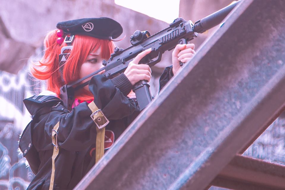 少女前線mp7槍娘cos,小姐姐為什麼吃個糖都能如此霸氣?_騰訊新聞