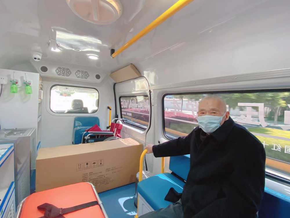 98岁：感染新冠住院两个月后，98岁天文学泰斗韩天芑出院回家