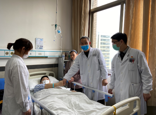 解决就医难题国科大重庆仁济医院全力诊治1名骨科罕见病患者