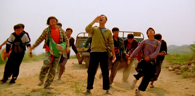 这部郭涛,黄渤主演的喜剧电影,还原了底层劳动者最真实的一面