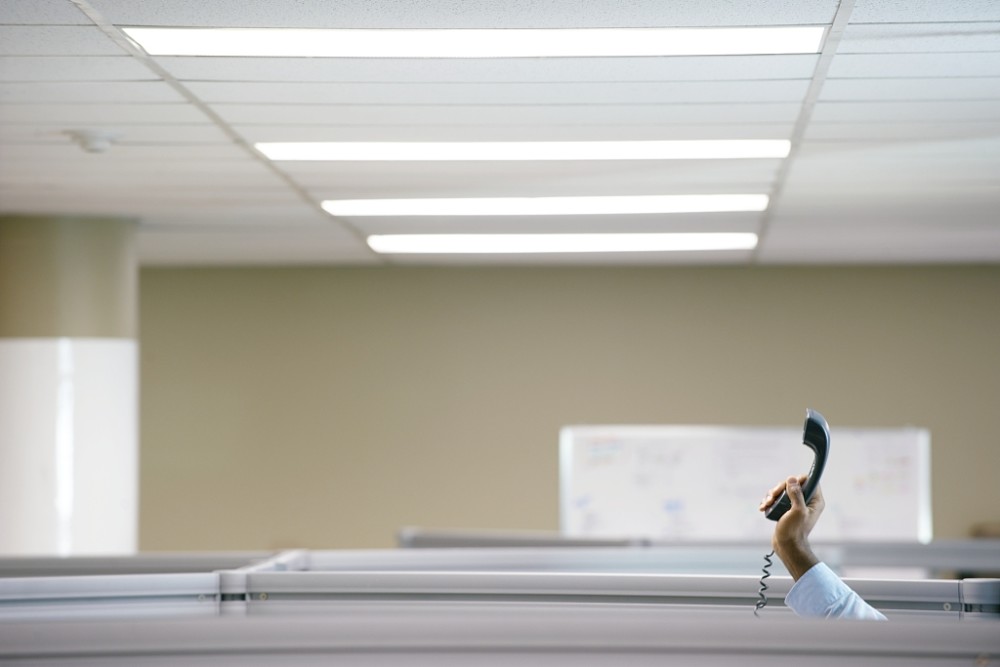 房产中介|北京晚报评论：“扰一赔百”能否逼停电话营销