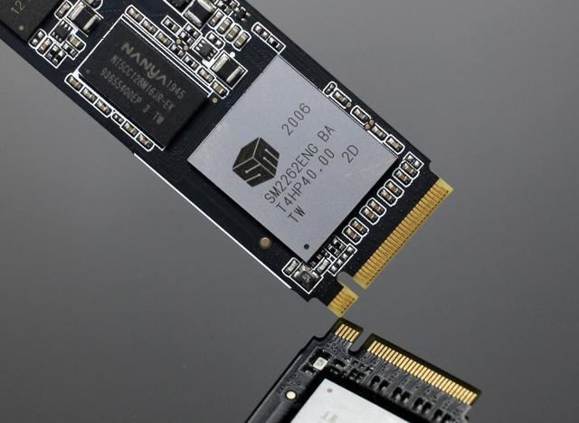 xpg 威龙sx8200 pro新品图赏:人狠话不多的性能王者_腾讯新闻