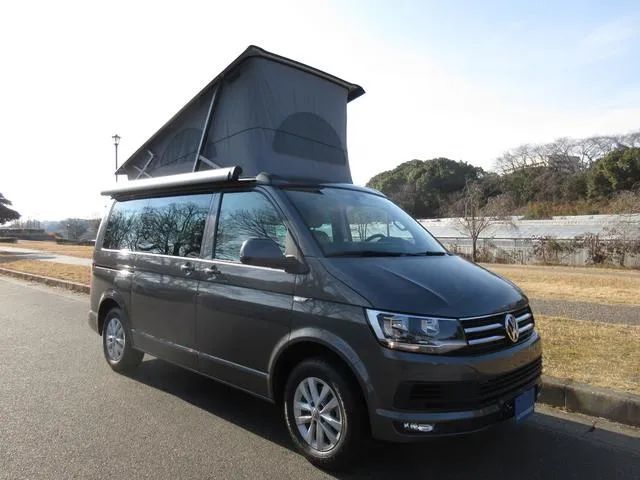 国内十分少见的大众升顶房车,上下两张床能住4人,带4驱油耗10l_腾讯