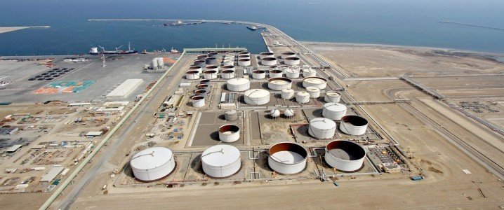 《阿曼时报》周二援引石油和天然气部的数据报道,3月份阿曼的原油和