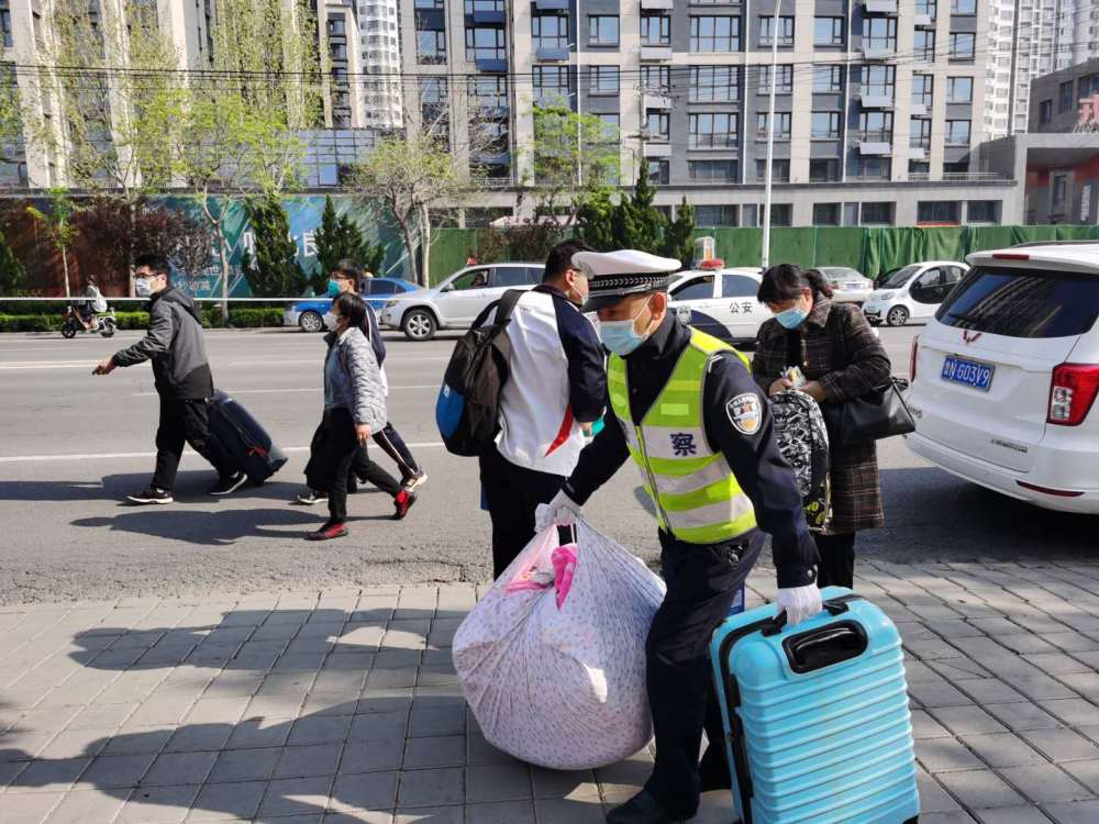 嗨 同学 好久不见 德州4 4万学生今日开学 腾讯新闻