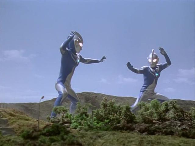 真假迪迦说到真假奥特曼,估计很多人的第一印象都是真假迪迦吧.