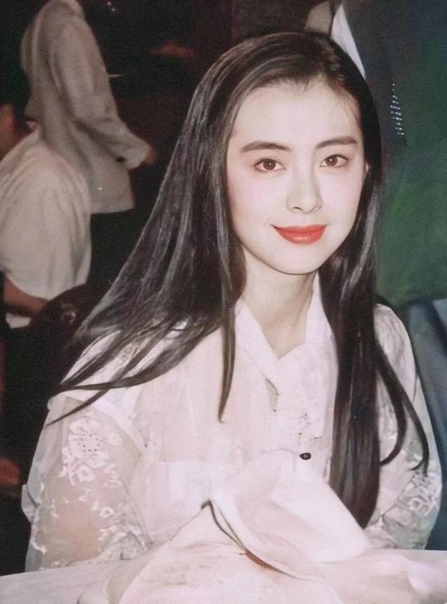 39岁张柏芝罕见校服照曝光:点开后看到的,是香港姑娘最美的40年
