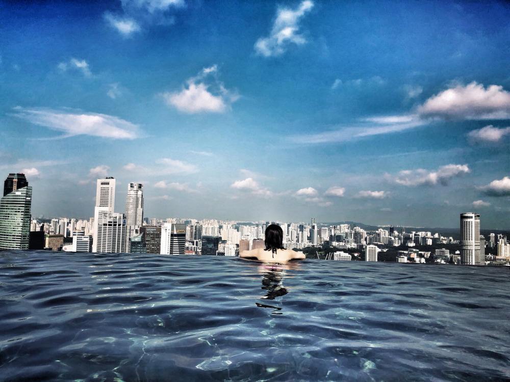 史上最大的空中泳池有360度全景风貌鸟瞰新加坡的最佳地点