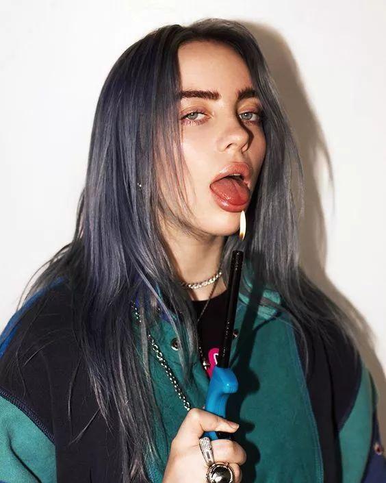 碧梨酷丧式穿搭，没有人能抗拒这位最强00后的魅力吧？ - 后宫王女人网