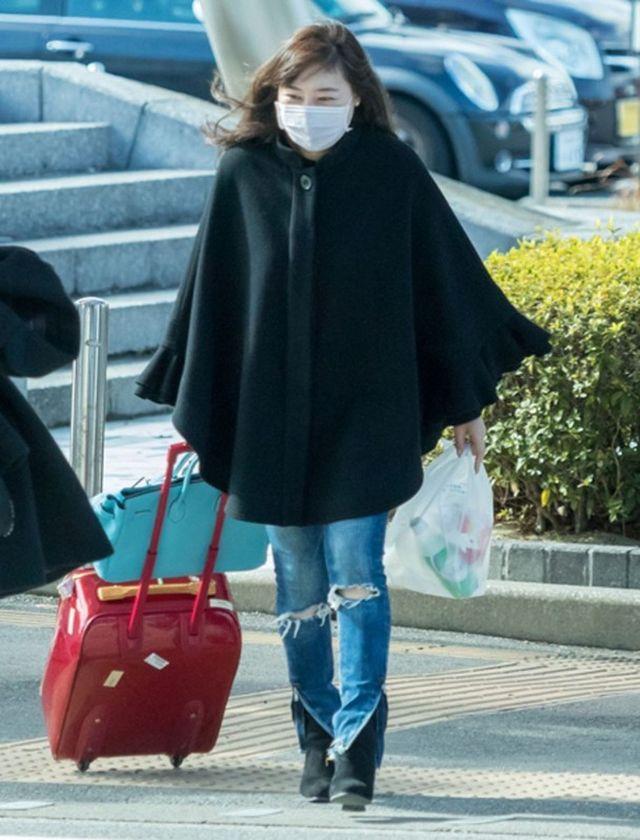 日本男星出轨狠甩病妻 近照爆肥斤 因财产争端被告上法庭 腾讯新闻