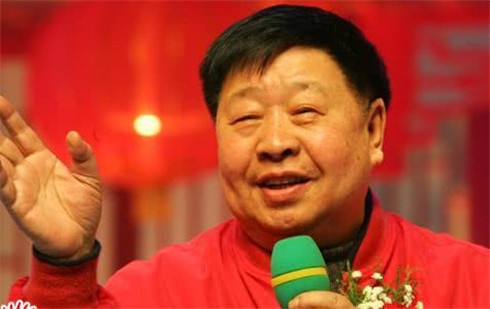 人物,而且桃李满天下,直到今天徒子徒孙依旧能够撑起相声行业的半边天