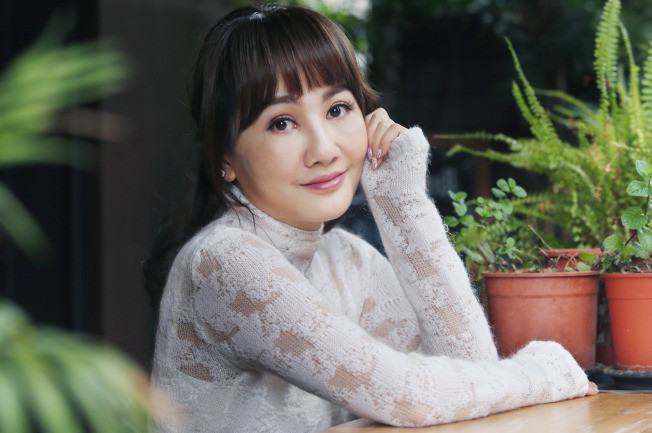 王宥忻|让人不解！知名女星聘请老公前妻照顾儿女，还特地相约一起旅游