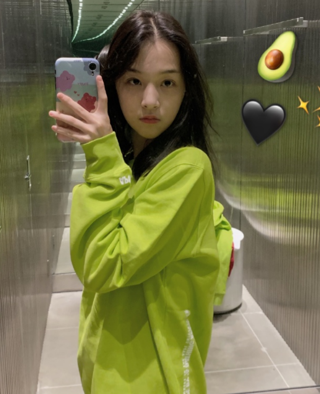 不愧是庆帝唯一爱过的女人,14岁穿上aj的腿,长得要命