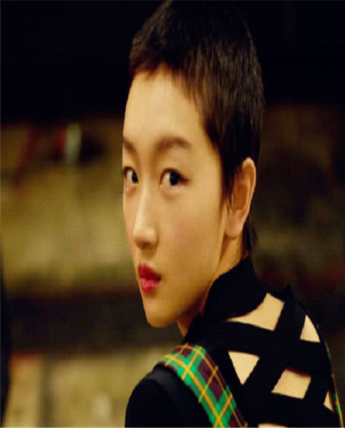 有种颜值叫"女星寸头"杨颖帅气,周冬雨敬业,看到迪丽热巴:姐姐我可以!