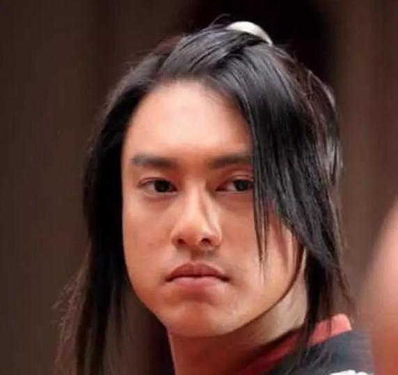 盘点那些喜欢演美男子的"丑男",冯绍峰上榜,最后一位忍不住笑出声
