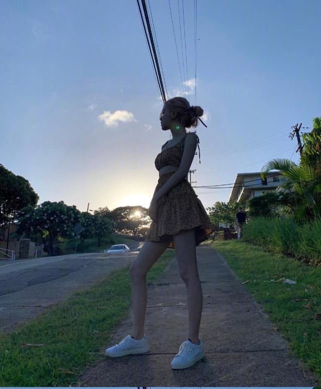 人间蜜桑朴彩英私服穿豹纹露脐上衣蚂蚁腰名不虚传