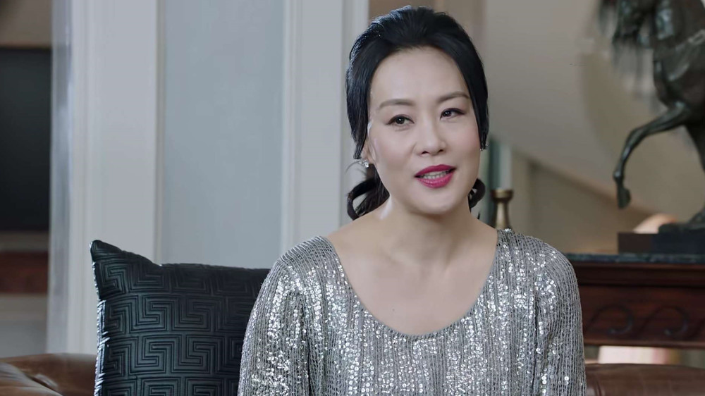 邬君梅饰演的三个角色:易遥妈妈隐忍,太后霸气,而她可悲