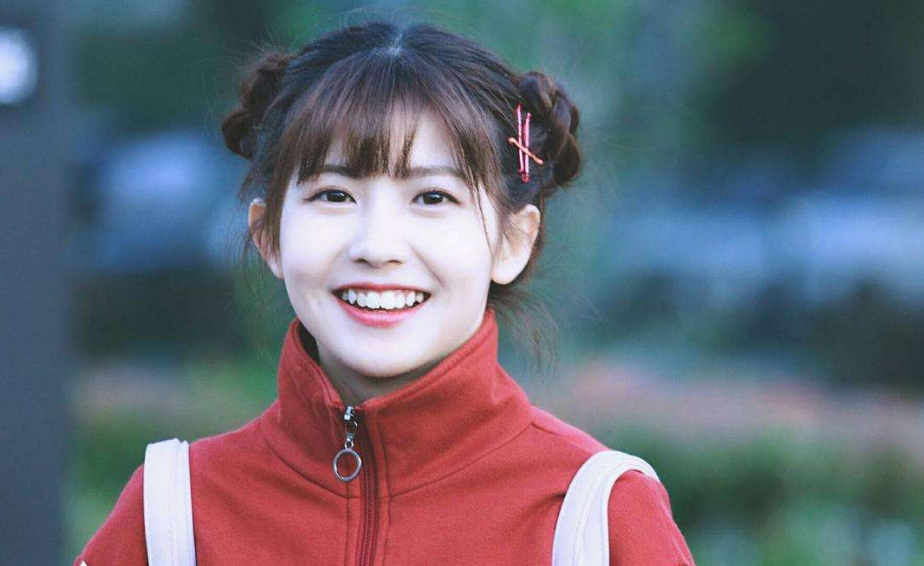 红莲遇上"真女团"?赖美云做客虎牙,与红莲携手双排开黑!