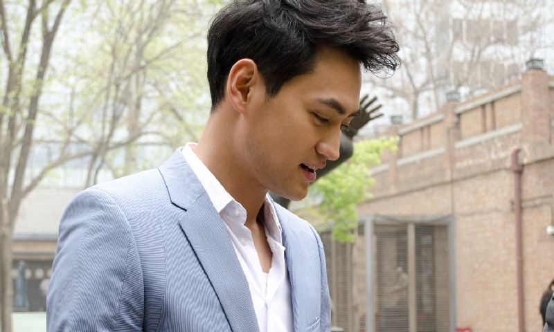 坑娃的袁弘:儿子被咬,耳朵肿成猪八戒,他却和张歆艺在哈哈大笑